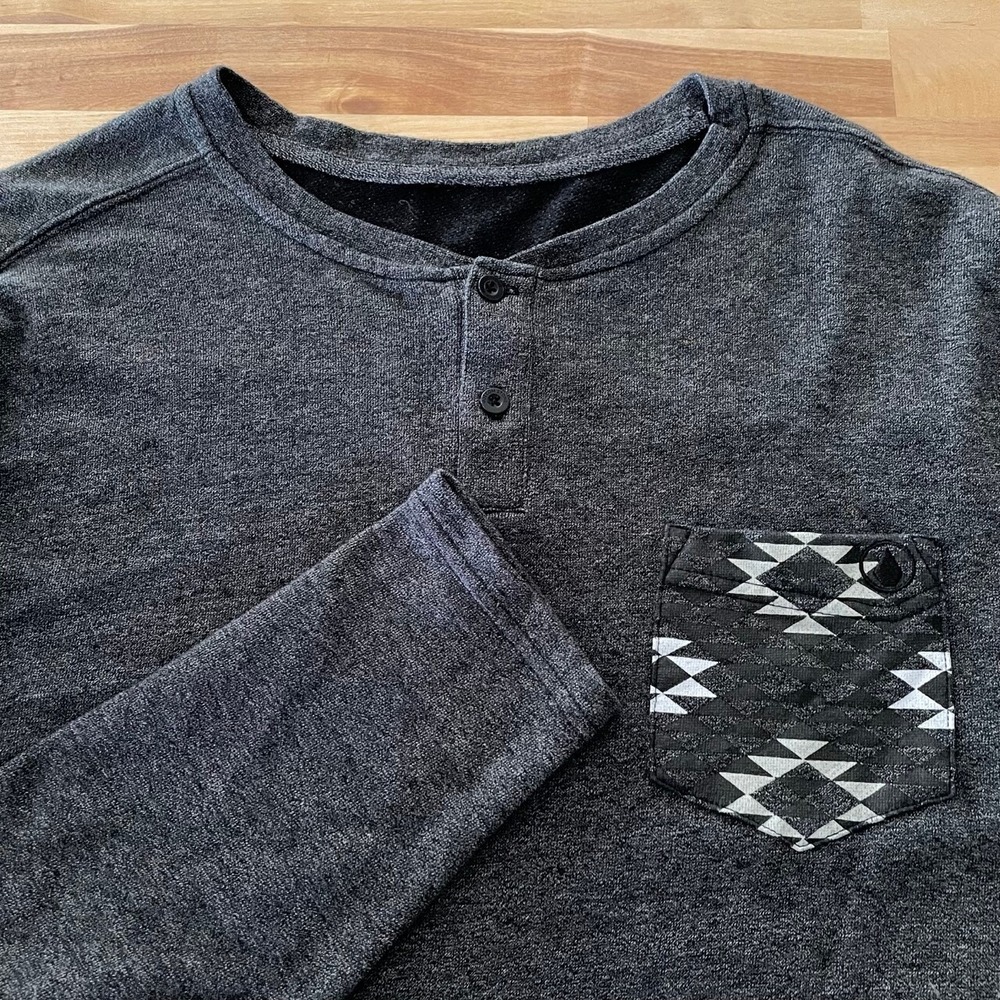 Volcom Mens Size Large Henley Shirt Long Sleeve Aztec Gray Y2K Streetwear